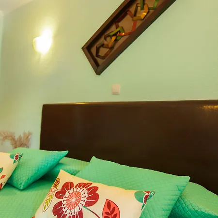 Montinho De Ouro Hotel Luz