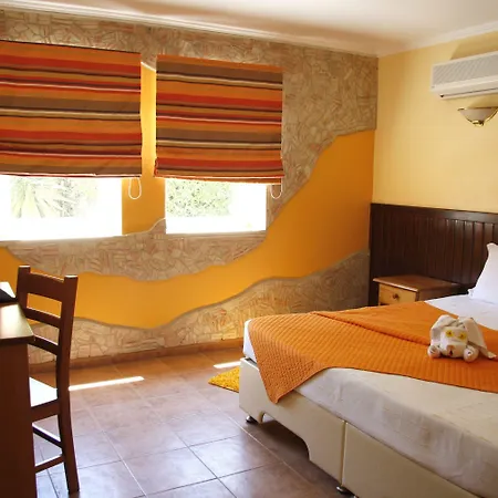 Montinho De Ouro Otel Luz